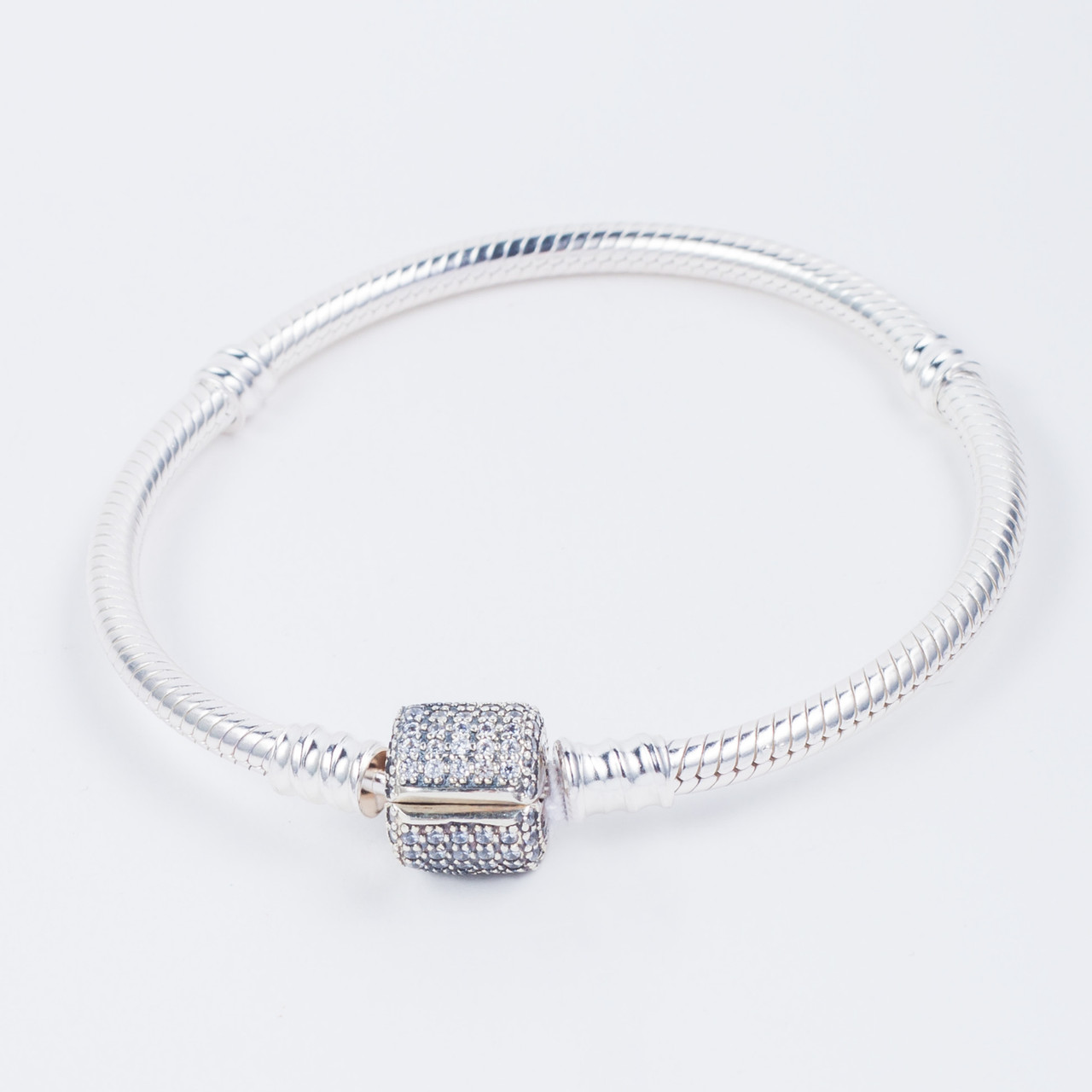 Срібний браслет в стилі Pandora