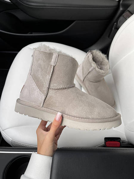 UGG Classic Mini Zip Light Grey