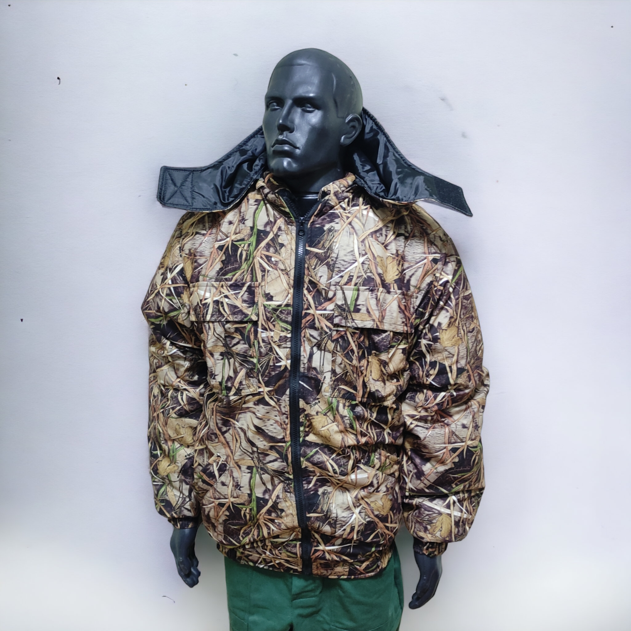 Куртка утеплена непромокальна для риболовлі та полювання зима весна осінь камуфляж ліс