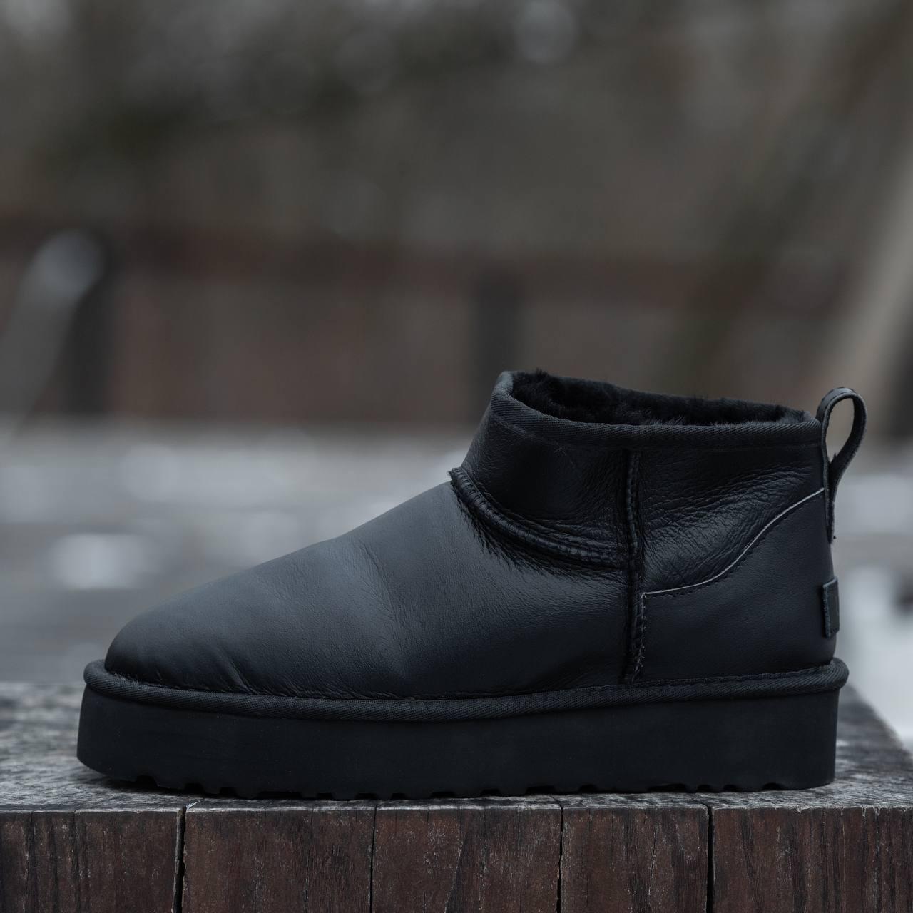 Жіночі зимові UGG Classic Ultra Mini Platform Black Leather теплі чорні шкіряні уггі классік ультра міні на платформі черевики угі, фото 1
