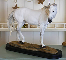 Статуека Кінь велика біла 44*36*15 SM00051