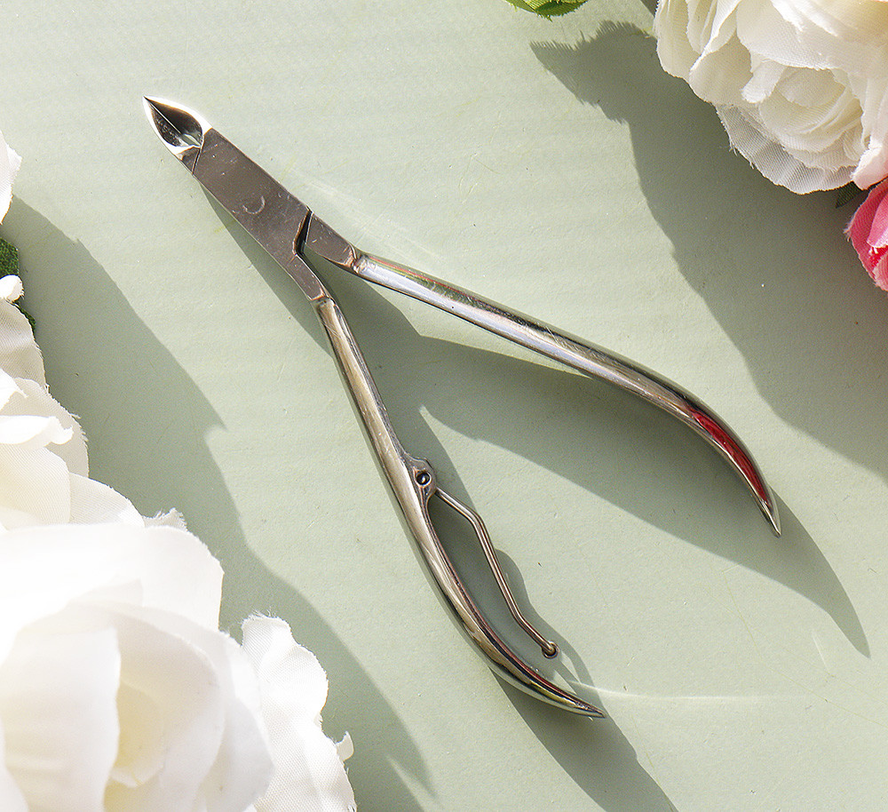 Кусачки манікюрні для кутикули із пружиною 84А97.