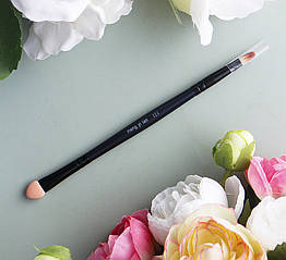 Двосторонній пензель з аплікатором та пензлем для помад 124