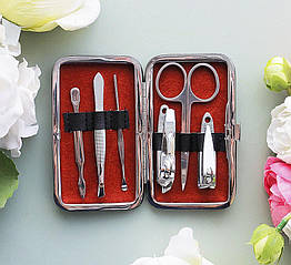 Набір для манікюру у футлярі на 6 предметів. 8636