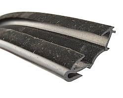 Ущільнювач опускного скла задніх дверей ВАЗ 1118 верхній лев.