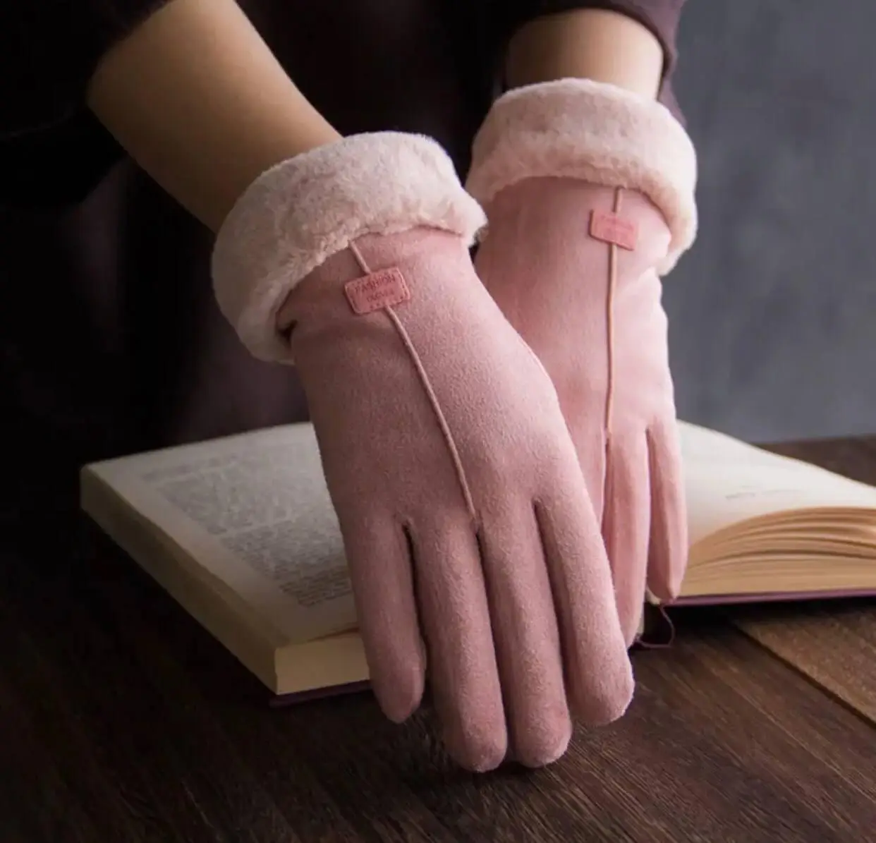 Рукавички жіночі зимові замшеві, сенсорні рукавички зі штучного хутра універсальні рожеві Код:MS05