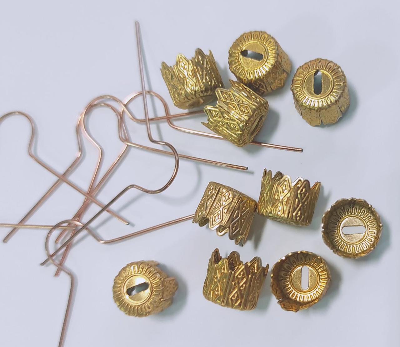 Кріплення алюмінієві для новорічних іграшок 10мм золоті (10 шт.)