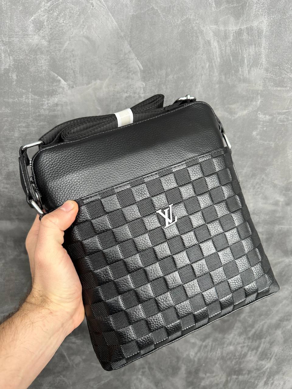 Чорна Сумка через плече Louis Vuitton, фото 1