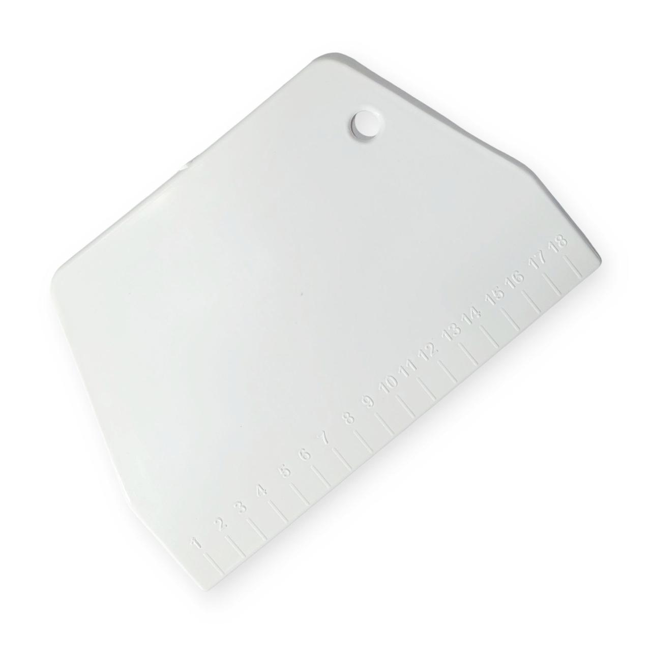 Шпатель кондитерський MagicKitchen CD8050 трапецієподібний з лінійкою великий 19х13х12.5 см