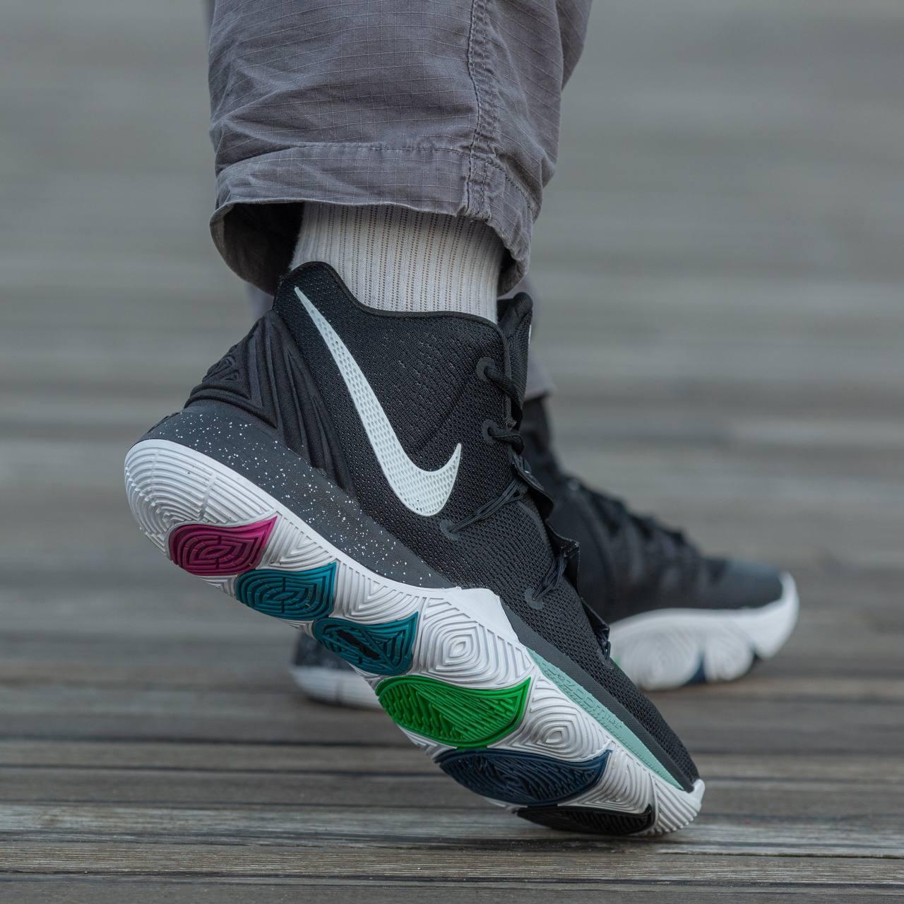 Kyrie 5 hotsell ep black magic