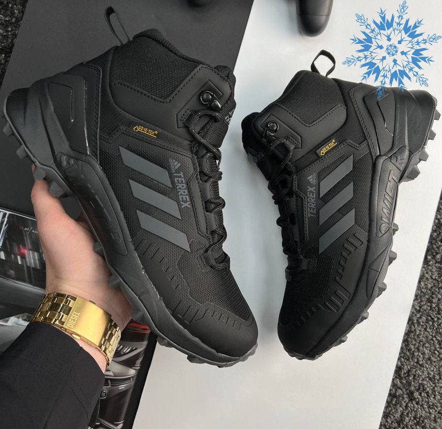 Зимові чоловічі кросівки Adidas Terrrex Swift R Gore Tex з хутром теплі осінь-зима чорні. Живе фото. Високі чоловічі черевики