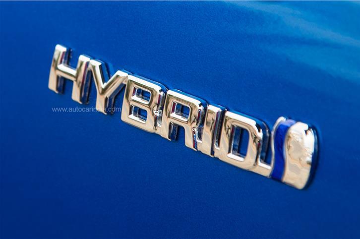 Шильдик емблема напис на багажник TOYOTA HYBRID Тойота гібрид колір хром