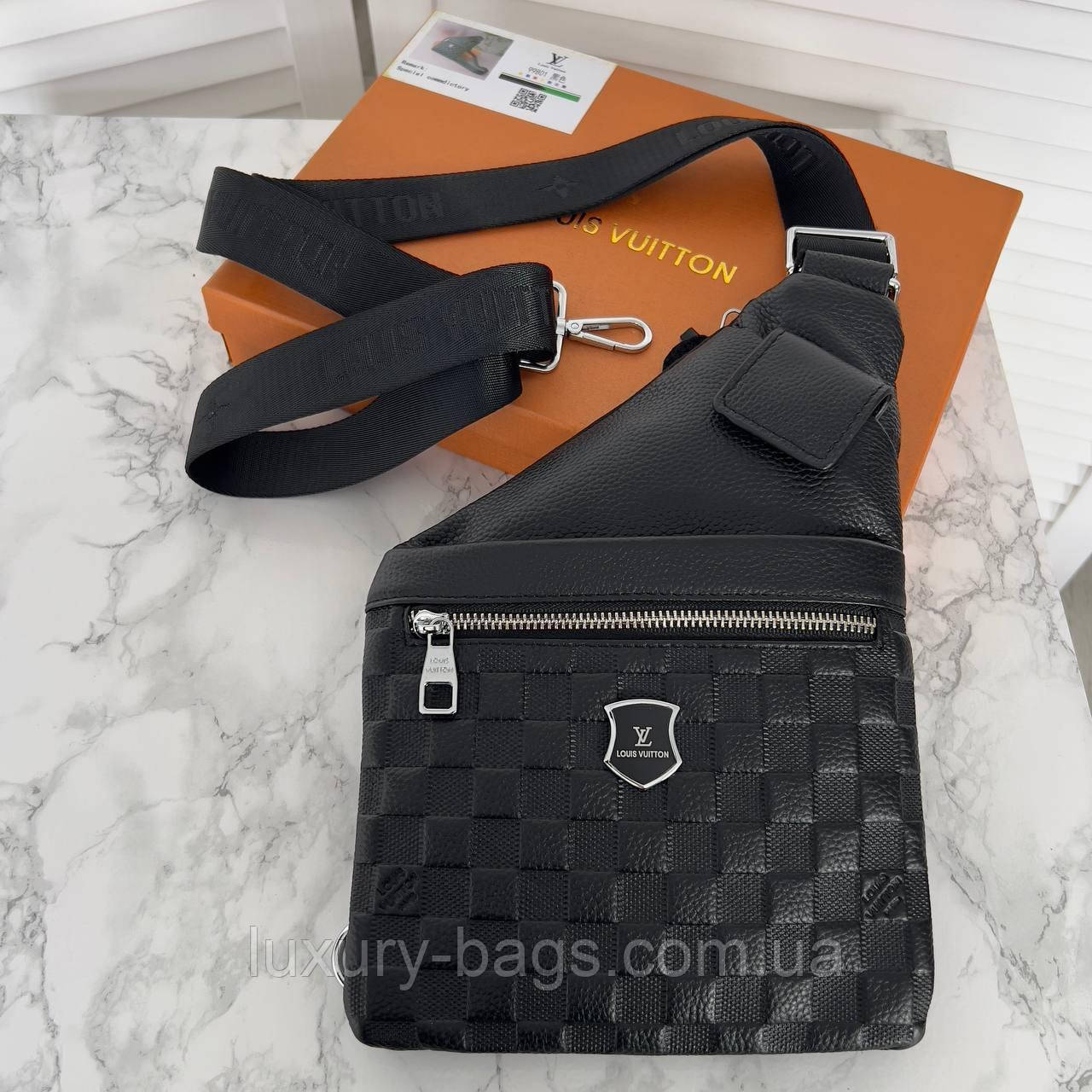 Нагрудна сумка-слінг Louis Vuitton