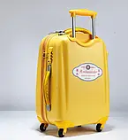 Ударостійка середня валіза Ambassador Classic A8503 жовта, фото 4