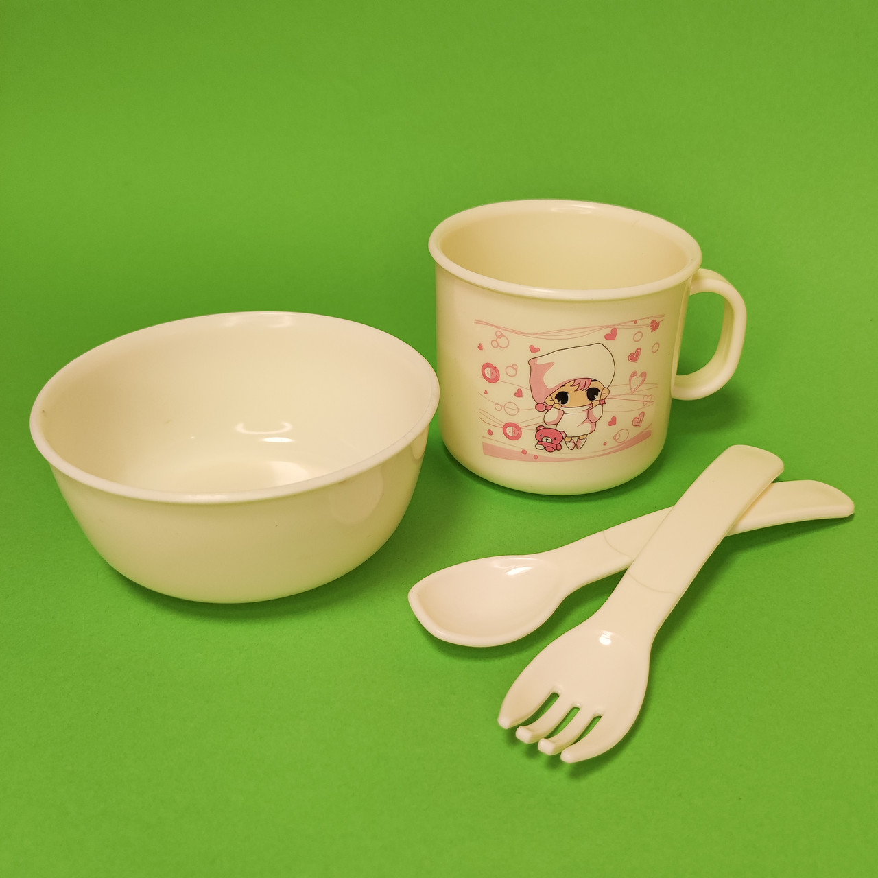Набір пластмасового посуду (тарілка, чашка, ложка, виделка) - фото 2 - id-p2036042773