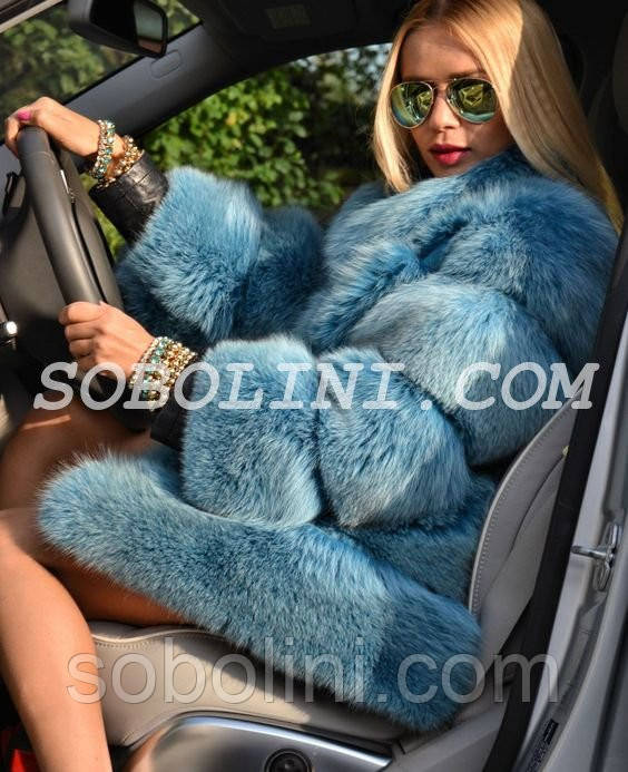 Стильный полушубок из меха финского песца нежно-бирюзового цвета Стильный полушубок из меха финского песца нежно-бирюзового цвета