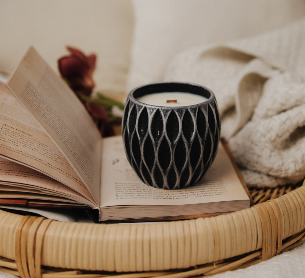 Аромасвічка RELAX CHERRY BLOSSOM BLACK-SILVER 100% WOOD WAX 240g 50h Гранд Презент NAC 1095