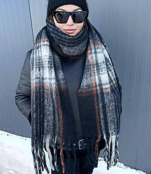 Зимовий теплий, об'ємний шарф-плед в клітинку. Чорний з білим та оранжевим