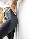 Теплі жіночі шкіряні штани лосини з кишенями на хутрі "Kors", фото 2