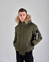Чоловіча зимова куртка, хакі кольору.