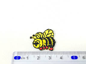 Нашивка бджілка 25х24 мм