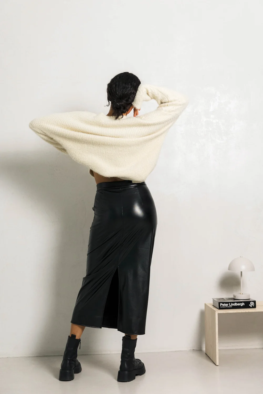 Теплая кожаная юбка карандаш на флисе миди длины 42-52 размеры разные цвета черная - фото 5 - id-p2036720338