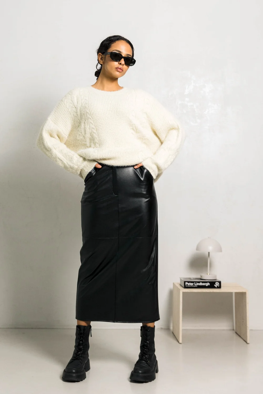 Теплая кожаная юбка карандаш на флисе миди длины 42-52 размеры разные цвета черная - фото 4 - id-p2036720338