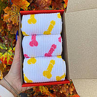 Подарочный бокс носков для девушек на 3 пары 36-41 р белые и трикотажные, молодежные, повседневные и мягкие