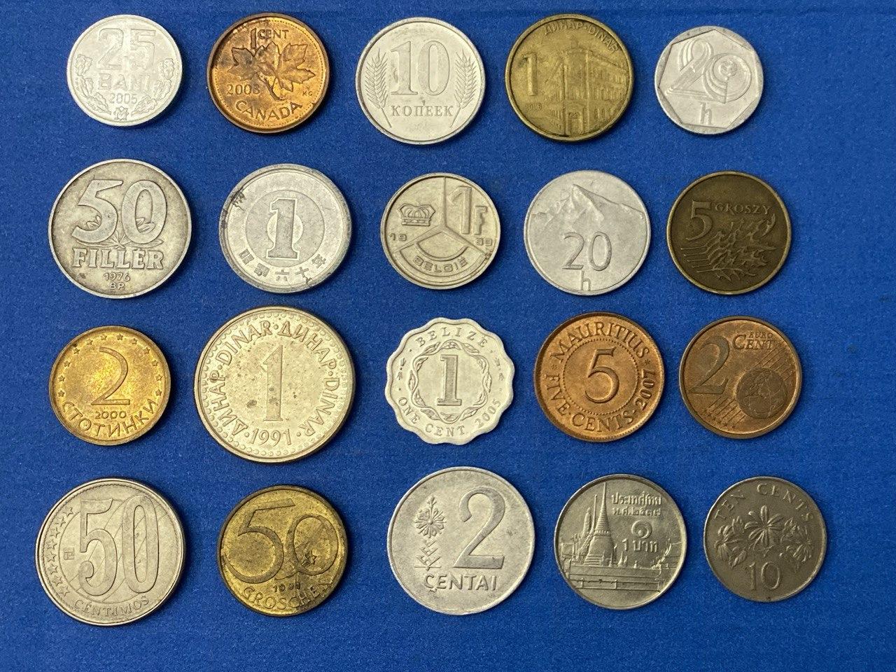 Набір монет світу 20 країн
