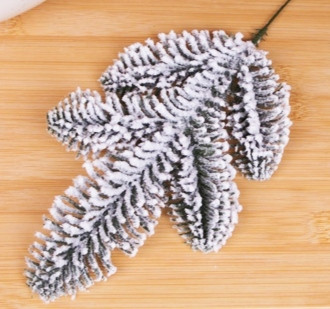 Гілка ялини лита засніжена плоска 20см (5 гілочок) для новорічного декору, фото 1