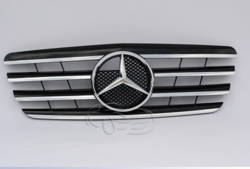 Решітка радіатора Mercedes W210 (99-02) стиль AMG (чорна / хром смужки)