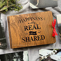Деревянный альбом для фотографий на подарок друзьям | С гравировкой "Happiness is only real when shared"
