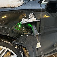 Защитный козырек от снега для порта зарядки электромобиля портативный Audi E-Tron черный