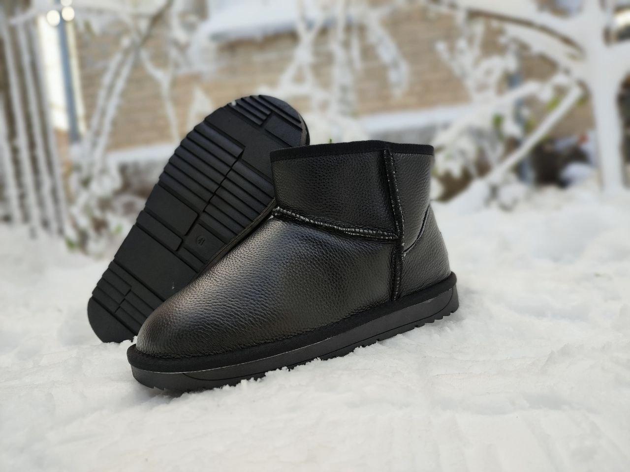 Чорні низькі уггі натуральна шкіра зима