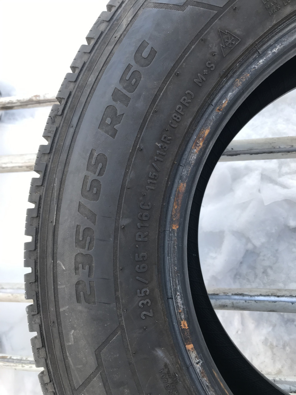 Шини 235 65 R16c Pirelli Carrier winter