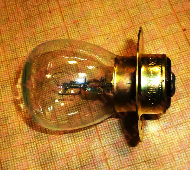 Лампочка автомобільна 12v-50w (p42d/11) 1-но контактна + тракторна