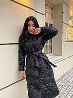 Модная женская куртка зимняя с капюшоном на подкладке с поясом черного цвета