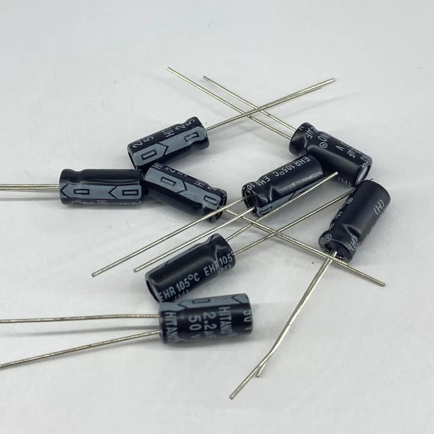 Конденсатор електролітичний  47 мкФ х 50В(105*)