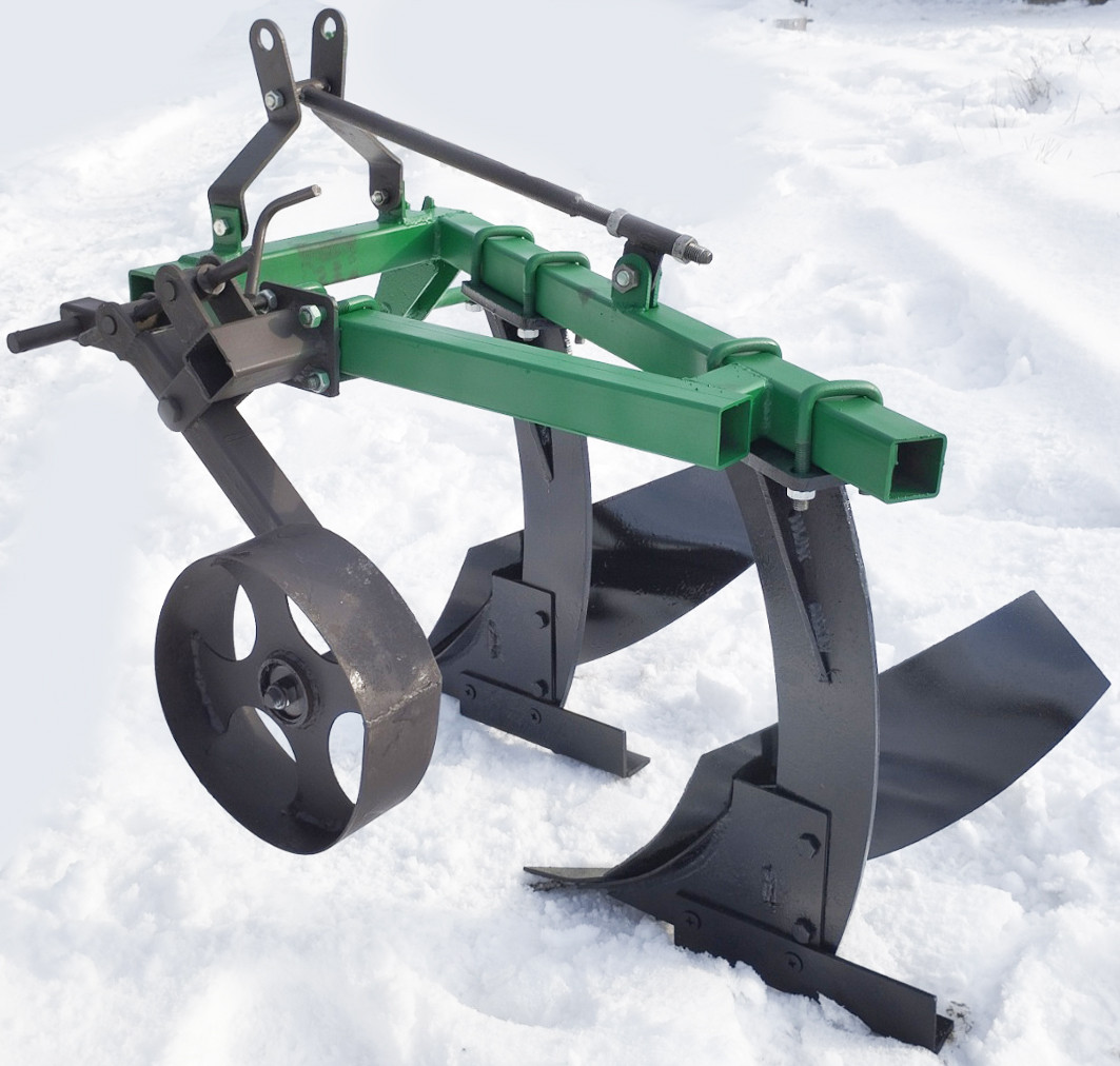 Двокорпусний плуг 2-20 до мінітрактора, фото 1