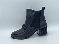 Шкіряні чорні черевички на підборах. Ботильйони. Розміри: 42, 43.