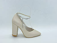 Шкіряні туфлі на підборах. Маленькі (34) розміри.