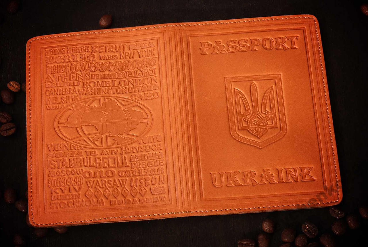 Стильна шкіряна обкладинка на паспорт
