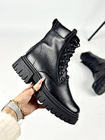Чёрные зимние ботинки из натуральной кожи.