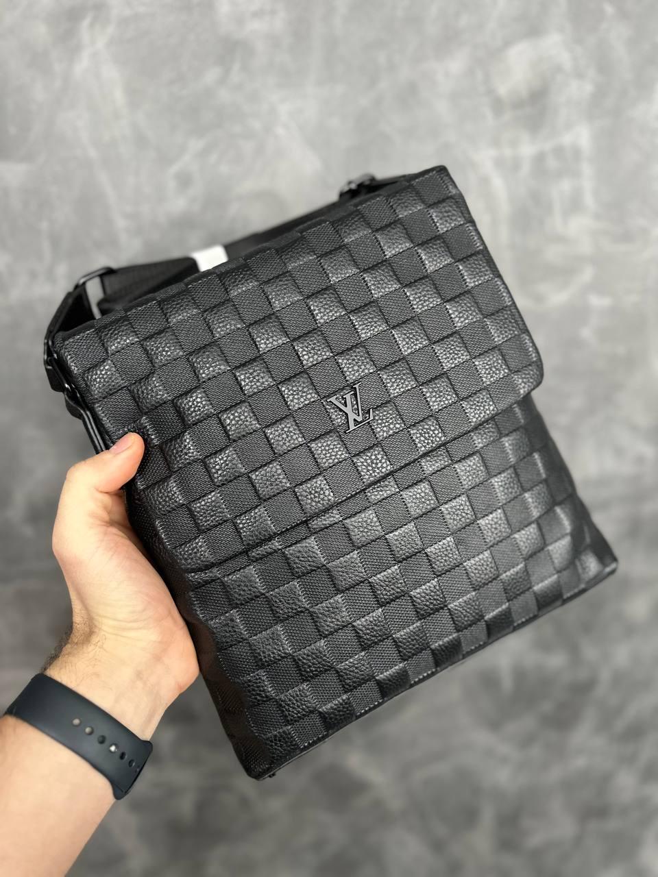 Чорна Сумка через плече Louis Vuitton, фото 1
