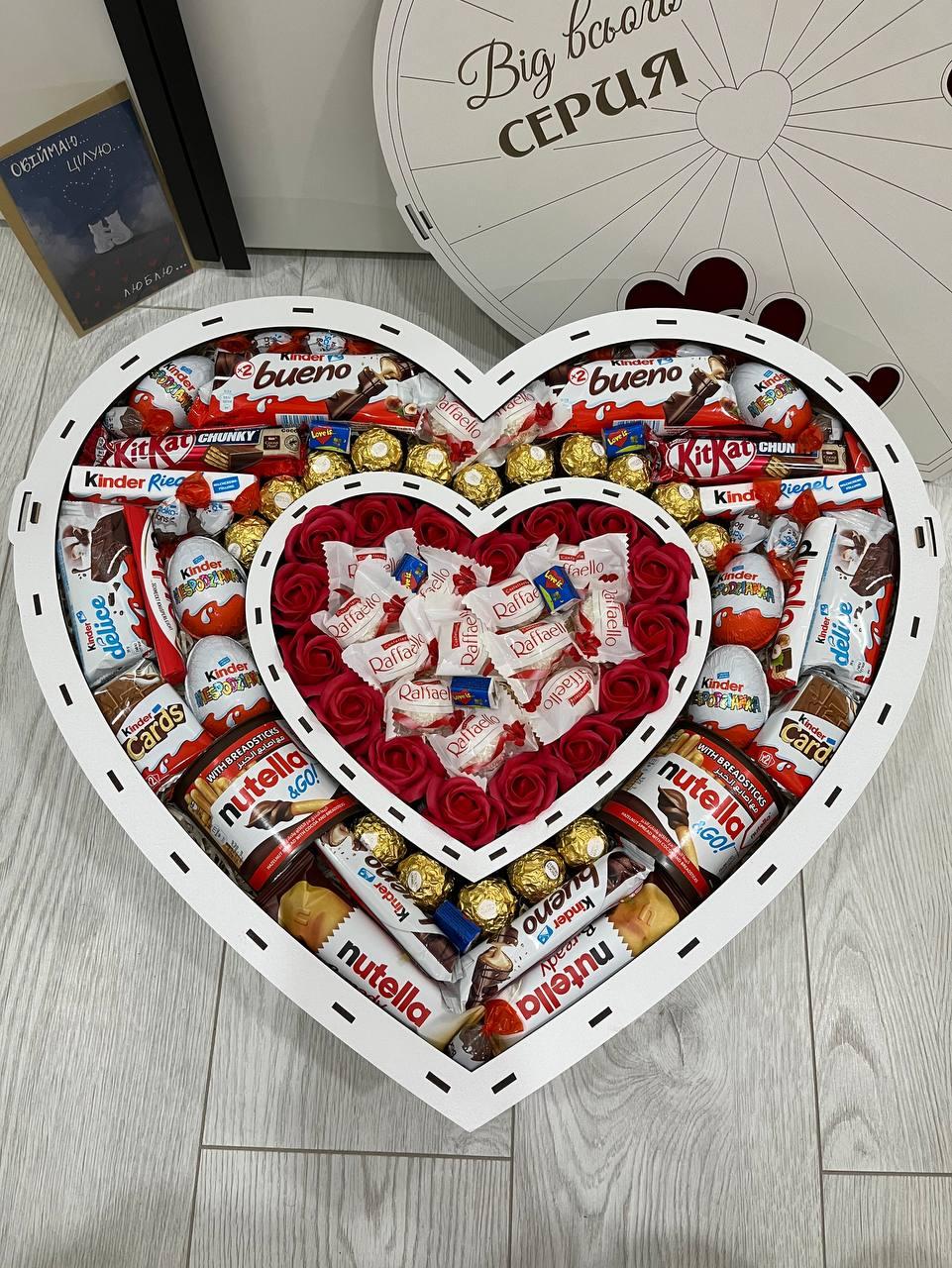 Подарочный мега бокс с конфетами мега бокс с сердцем в середине для девушки и парня на Новый год или Рождетсво - фото 10 - id-p2037709125