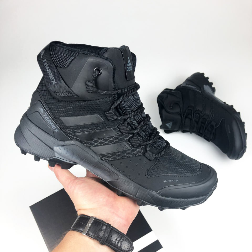 Чоловічі зимові кросівки Adidas Terrex нубук високі стильні на хутрі чорні