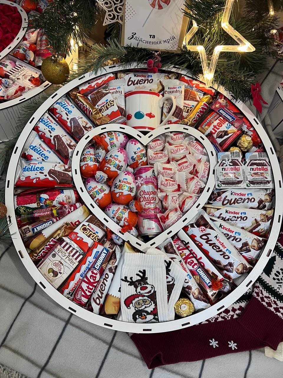 Оригинальный мега подарочный бокс круг с сердцем в середине оригинальные подарки с конфетами на новый год маме - фото 5 - id-p2037719493