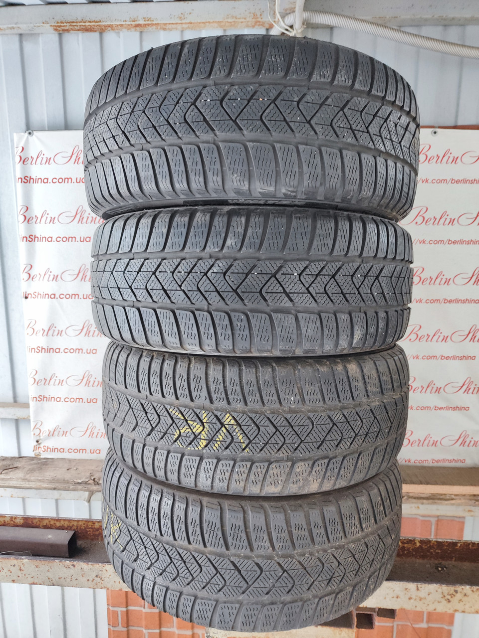 Комплект зимових шин 225/45/17 Pirelli Sottozero3 RunFlat,з Германії без пробігу по Україні