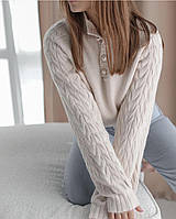 Теплый нарядный женский свитер с пуговицами