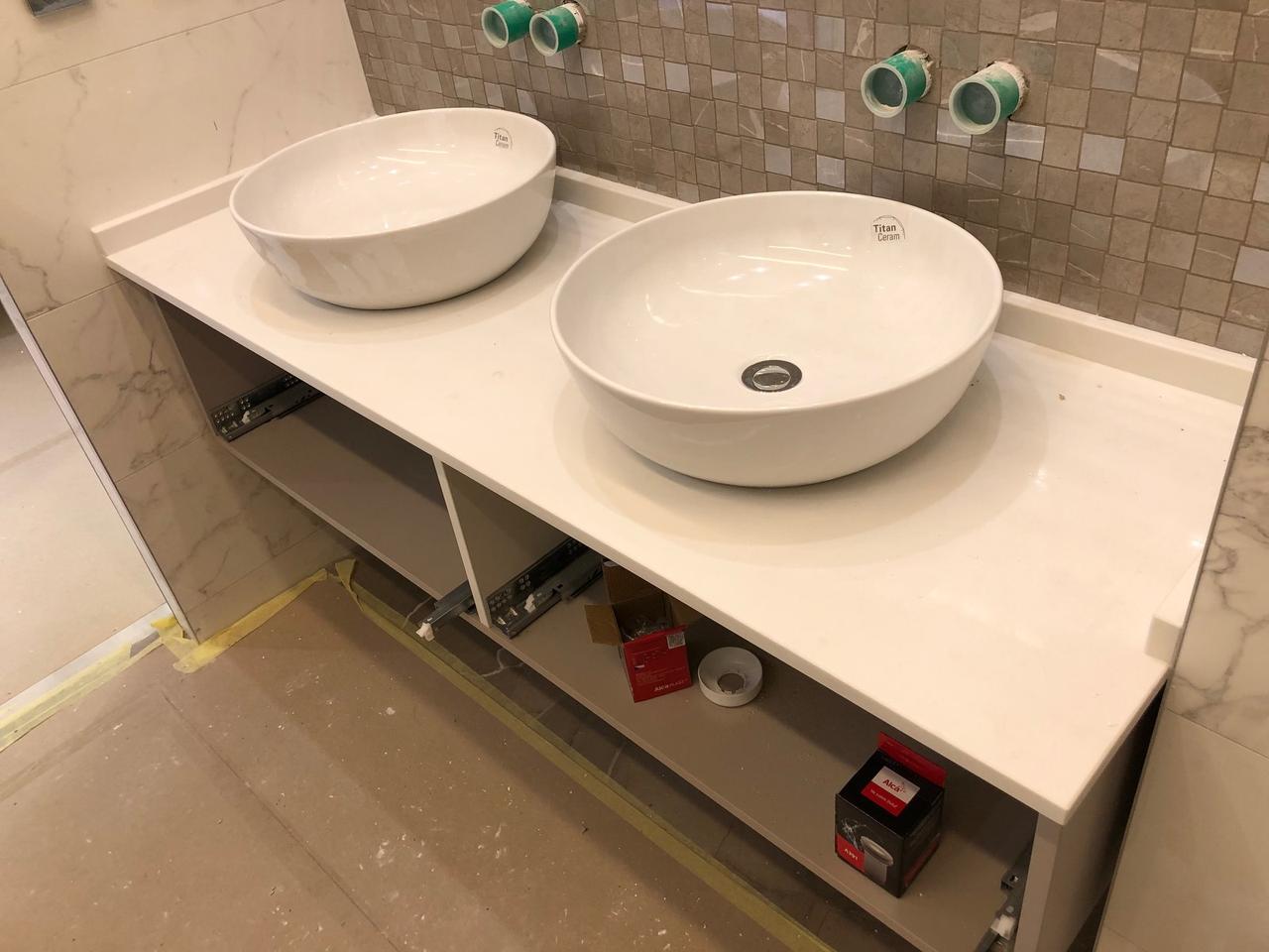 Стільниця у ванній кімнаті з кварцу Caesarstone 1141 Pure White